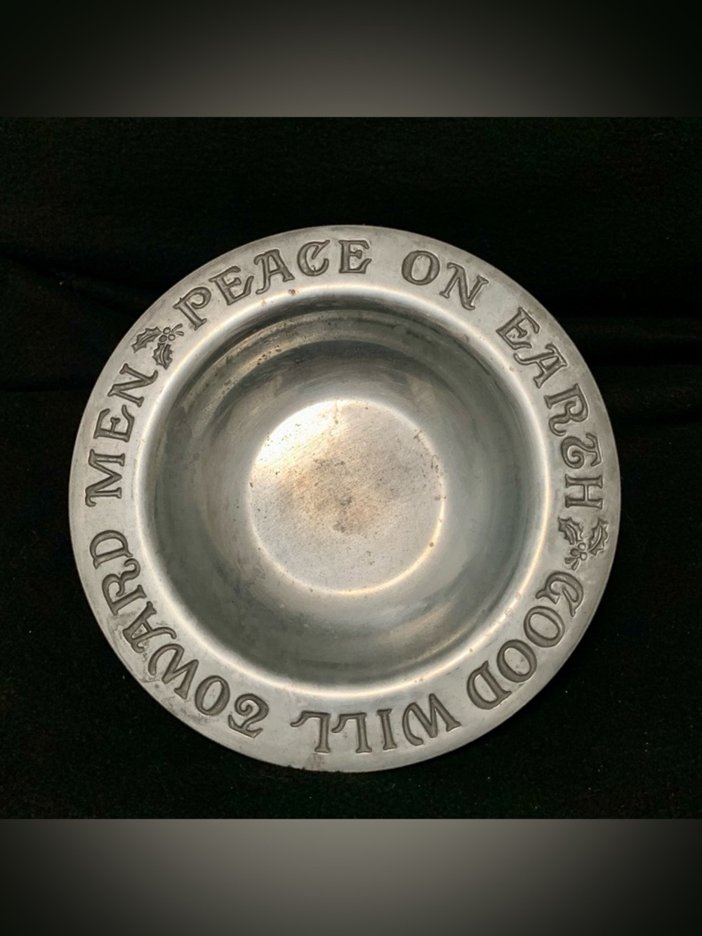 Vintage Teleflora “Peace on Earth” Metal Collector’s Plate • Holiday Décor